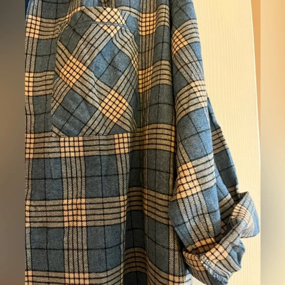Free People NWOT, 3/4 sleeves, blue/ beige flannel top, S/P - Picture 3 of 8